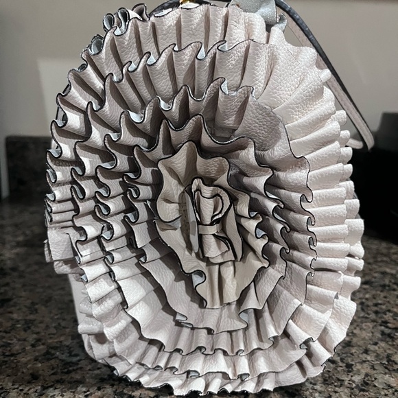 Valentino Garavani Petal Tote. Size: Medium, Pearl grey. Vintage. - Picture 5 of 6